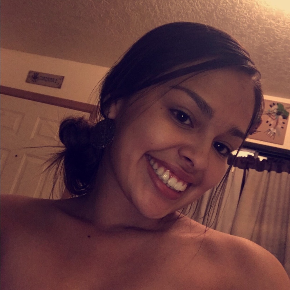 Meet your Posher, Alyssa